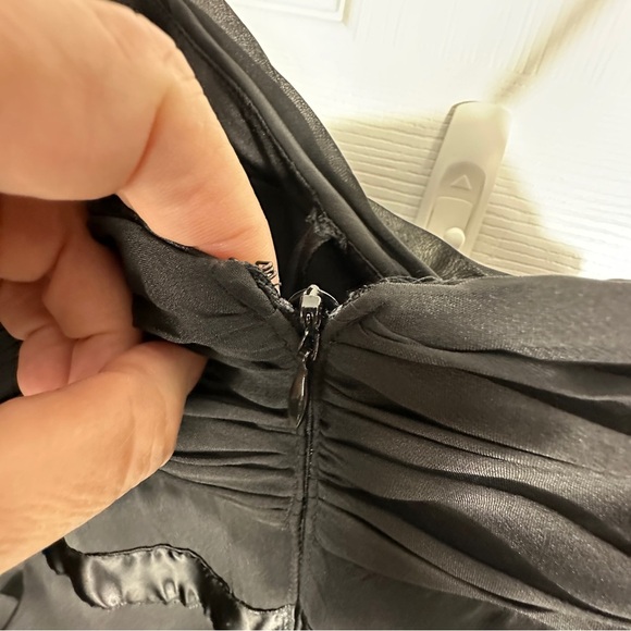 Adrianna Papell long, one shoulder gown, sz 6, ruffles, maxi - Picture 10 of 12